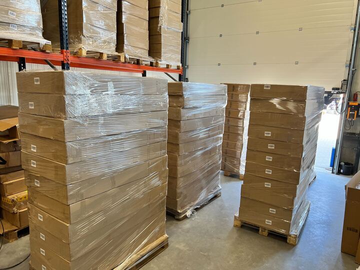 Planches cornhole préparées et emballées pour livraison